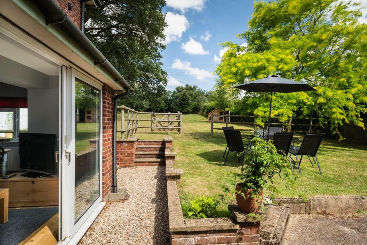 Hunters Lodge Exeter, Free Parking, Country Views, Great Wi-Fi, Large Garden Poltimore 외부 사진